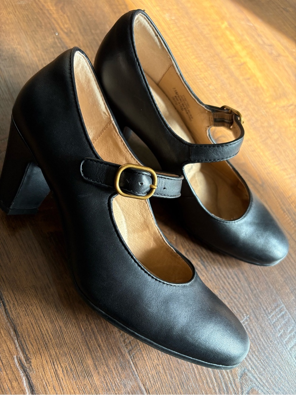 Sofft classic black mary jane heels 7.5